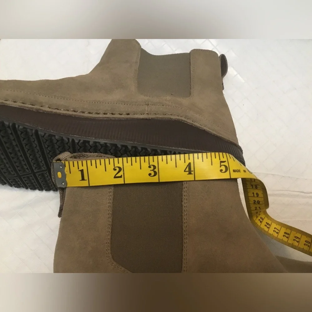 Chaco Men's Suede Chukka Boots in Tan